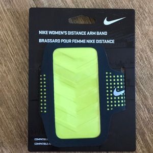 NWT Nike Women’s Running Arm Band